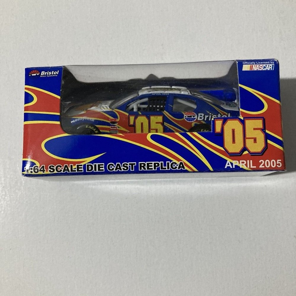 1:64 NASCAR Stock Car Bristol Motor Speedway Food City 500 Sharpie 250 -2005